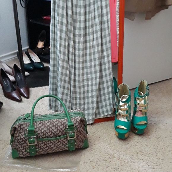 Dress - Picture 3 of 10